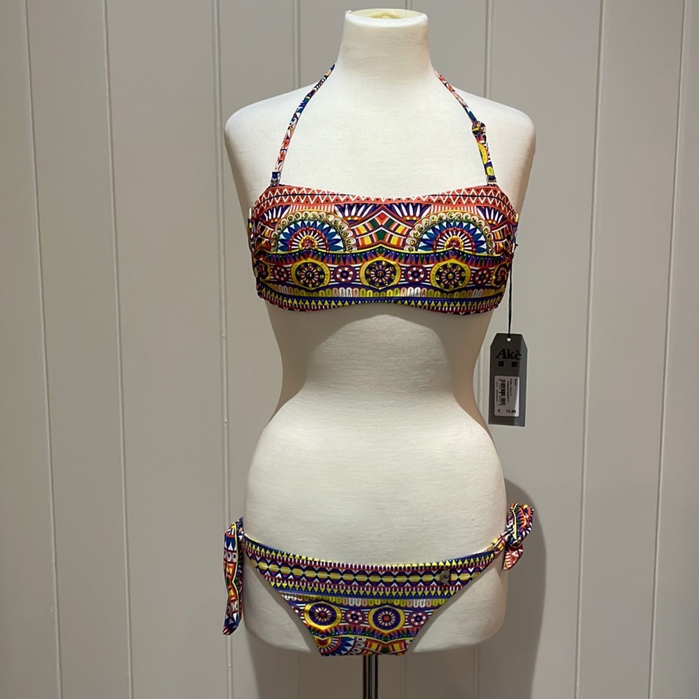 Ake Bikini